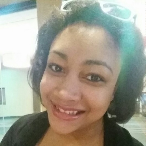 Meet your Posher, Vonetta - Picture 1 of 1